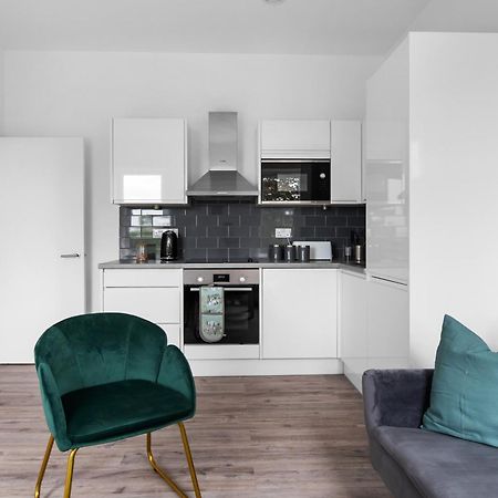 Livestay-Modern Apartments Building In Aylesbury Ейлсбъри Екстериор снимка